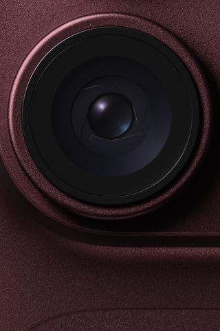 Hlavní fotoaparát burgundsky červeného iPhonu 18 Pro s variabilní clonou