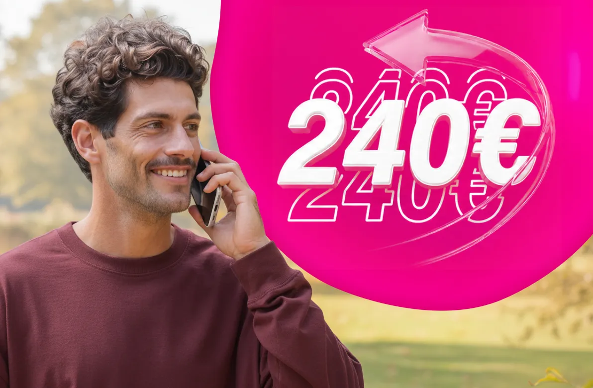 Mann telefoniert und freut sich über 240 € Cashback