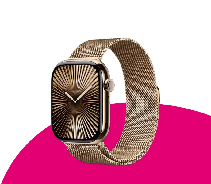 Goldene Apple Watch Series 10 mit Metallarmband vor grauem und magentafarbenem Hintergrund.