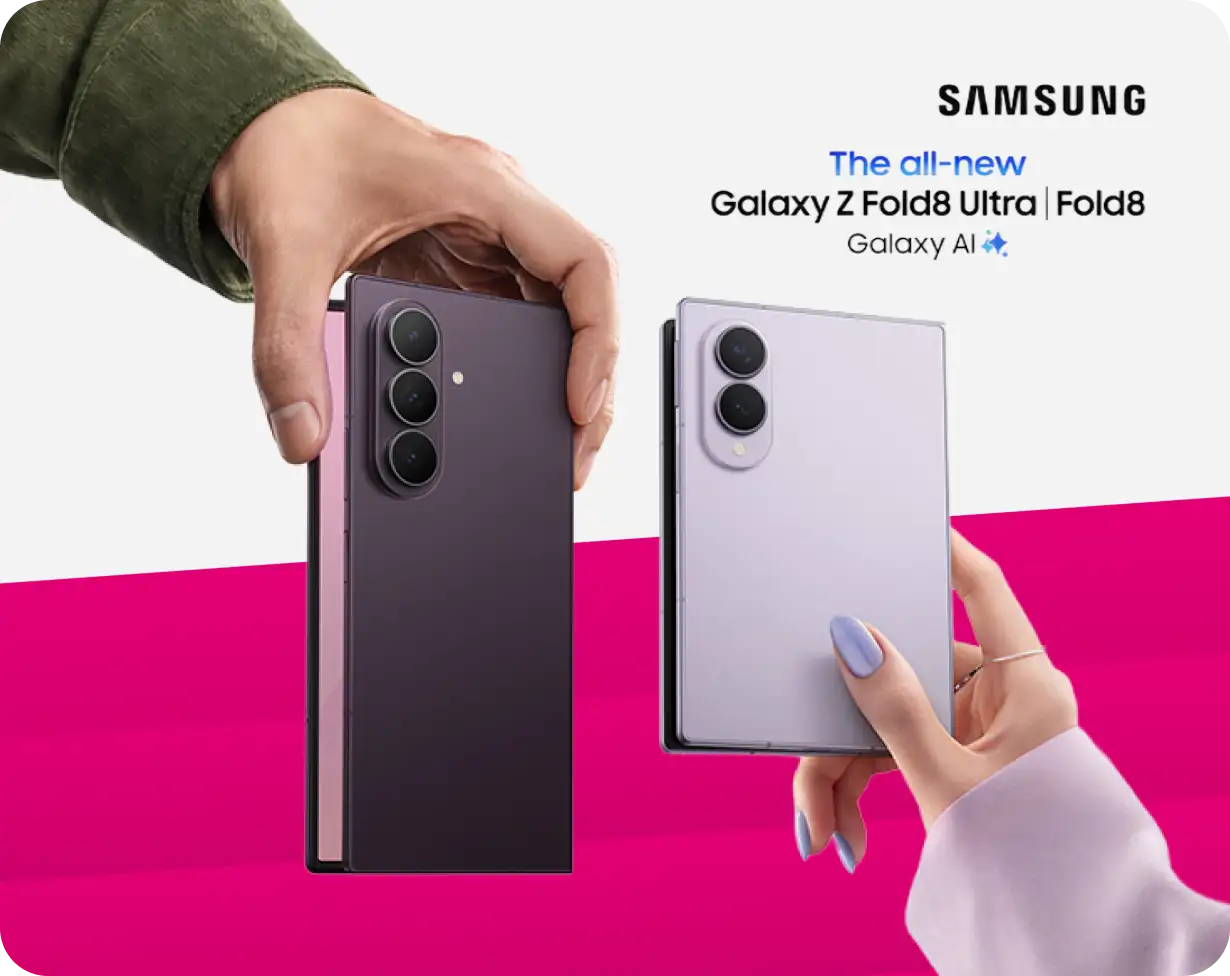 Zwei Hände halten das Samsung Galaxy Z Fold8 Ultra und das Galaxy Z Fold8